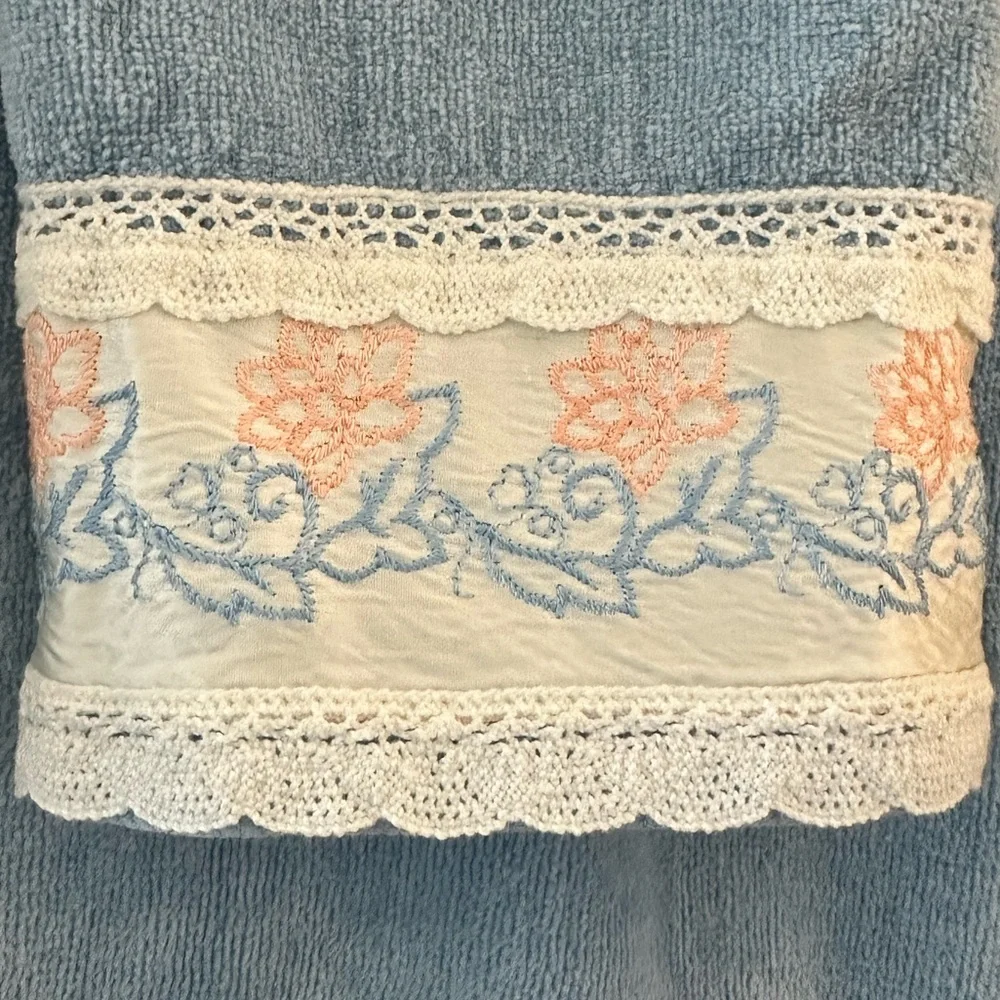 Vintage Set (6) Styles By Trousseau Star Embroidery Floral Lace Bath Towels.